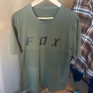 Like new Fox Racing Sleeve Shirt XL